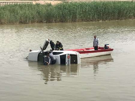 سقوط خودرو به رودخانه کارون در اهواز تلفات جانی نداشت