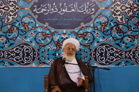 امام جمعه یزد: برگزاری مراسم اعتکاف از برنامه های سازنده ماه رمضان است