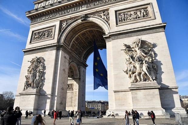 آغاز ریاست فرانسه بر اروپا با برنامه بلندپراوازانه