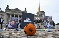 اعتراض فعالان طرفدار فلسطین به همدستی آلمان در نسل‌کشی توسط اسرائیل (5)