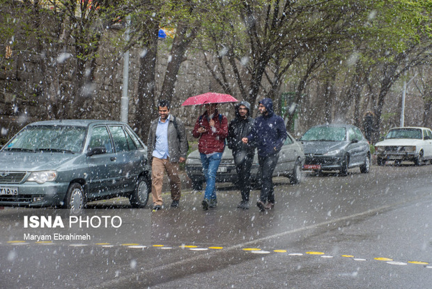 برف و باران آذربایجان شرقی را فرا گرفت  دما تا 12 درجه کاهش می‌یابد