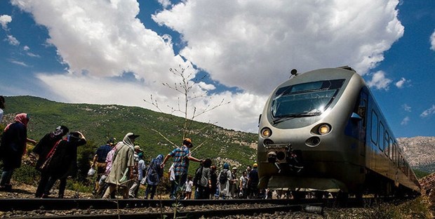 آغاز فروش بلیت نوروزی قطار از فردا 

