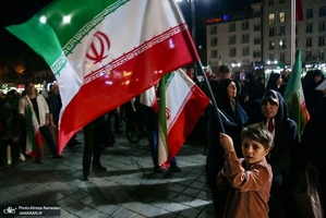 پنجاه و پنجمین شب اجتماع پر شور مردم در میدان منیریه