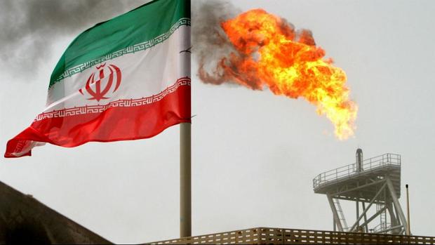 تحلیلگران: تحریم ایران نفت را ۱۴۰ دلاری می‌کند!