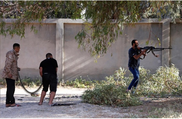 جنگ خیابانی در جنوب پایتخت لیبی/ حمله جنگنده های خارجی به طرابلس