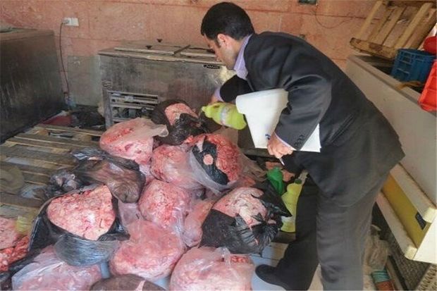 ۲۱۸ کیلو گوشت فاسد از رستوران‌های تاکستان کشف شد
