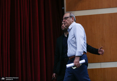 انتقادات هشدار آمیز عباس عبدی برای پزشکیان: با رفع تحریم لزوما مسأله ایران حل نخواهد شد ولی بدون رفع آن نیز حل نمی‌شود/ آقای پزشکیان مشاوره‌ها و اطلاعات و گزارش‌های رسمی که مسئولین به شما می‌دهند را مستقلا چک کنید