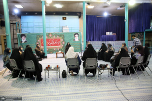دیدار جمعی از خواهران نخبه عراقی با دکتر فاطمه طباطبایی در جماران