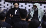 حضور سید علی خمینی در موکب ریحانة‌النبى‌ (س) در عمود ۷۸۰ طریق کربلا با مداحی محمدحسین پویانفر