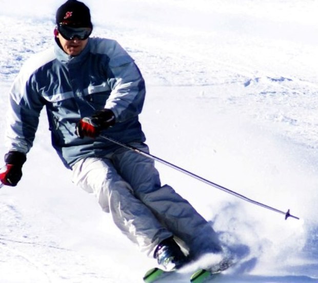 مرحله سوم لیگ اسکی آلپاین کشور در دیزین از سر گرفته شد