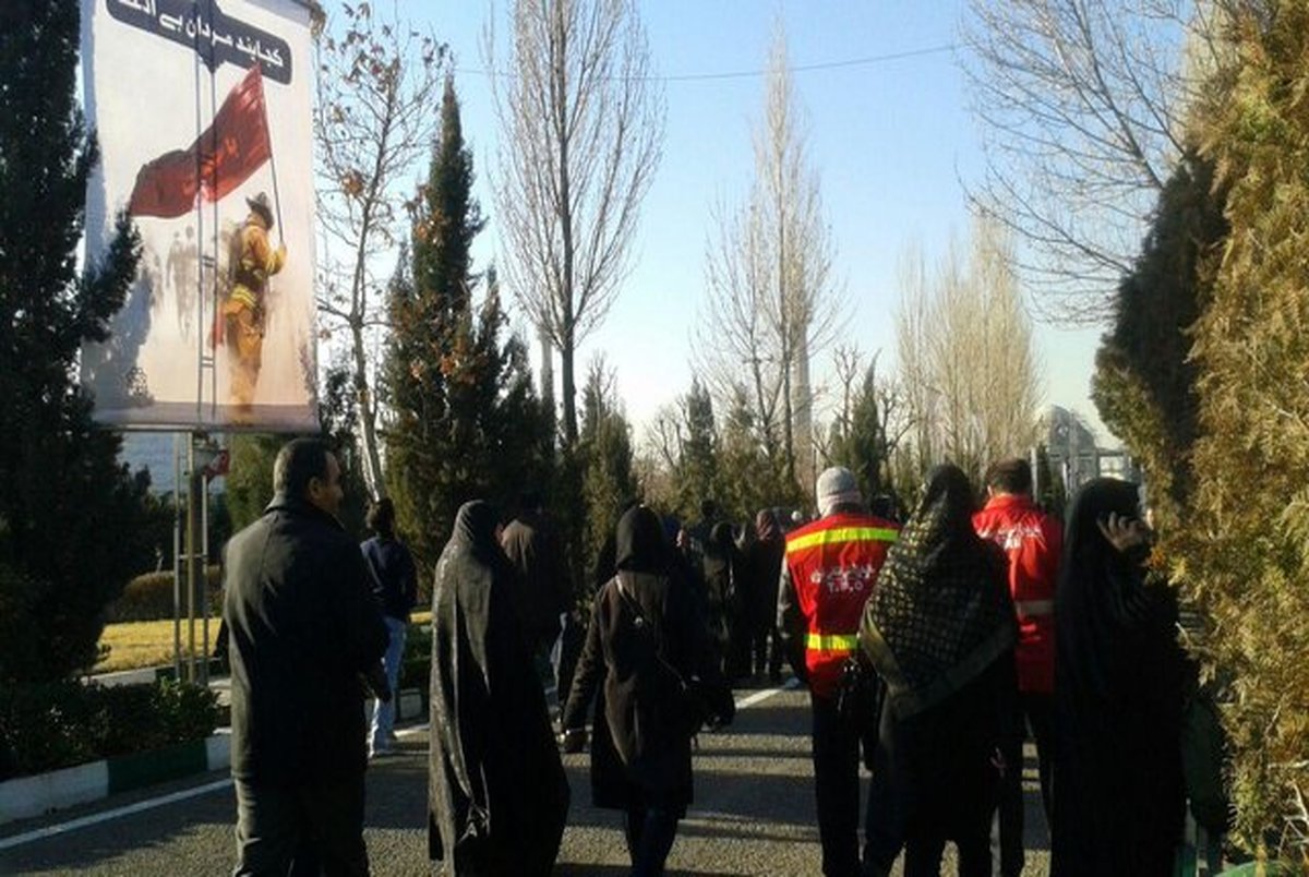 مصلای تهران میزبان آتش نشانان شهید+ تصاویر