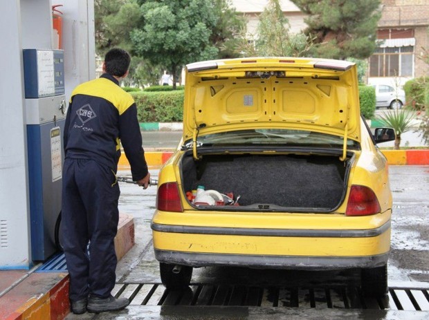 خودروهای دوگانه سوز غیرمجاز در خراسان رضوی سوختگیری نمی شوند