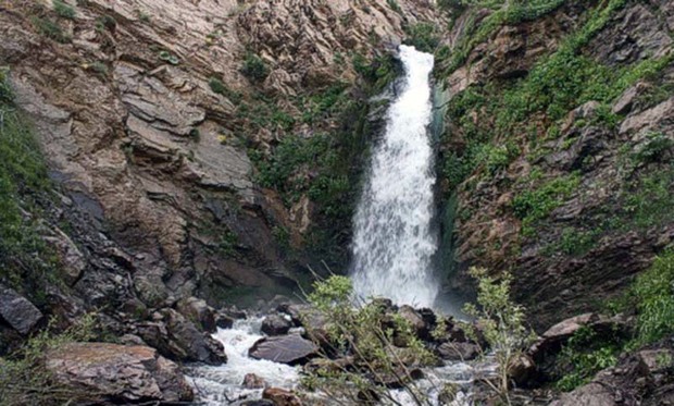 آبشارهای لاشار نیکشهر چشم اندازی هایی زیبا و بکر