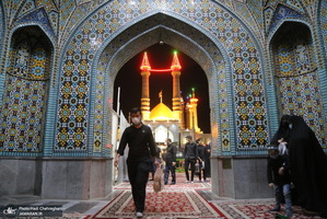 عزاداری شب عاشورای حسینی(ع) در حرم مطهر حضرت معصومه(س)