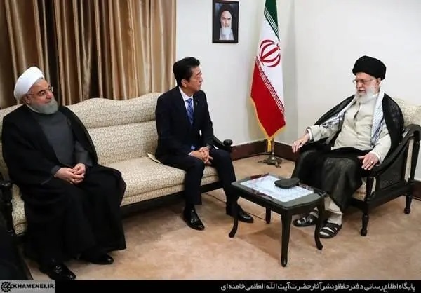 ترامپ در نامه به رهبر انقلاب چه نوشته بود؟ برای اولین بار پس از سفر شینزوآبه به تهران فاش شد + عکس 