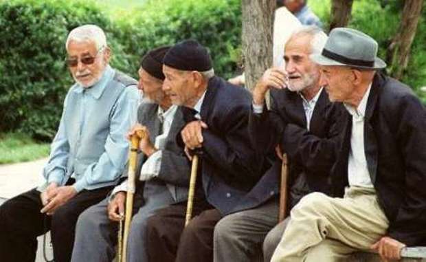 18 هزار سالمند زنجانی تحت پوشش کمیته امداد هستند