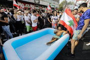 اعتراضات مردم لبنان و تصاویری که سوال برانگیز است