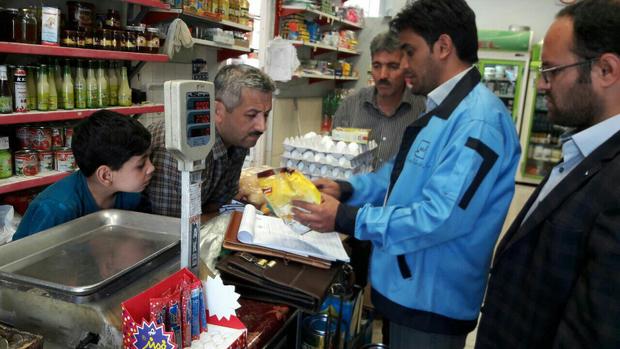 تداوم تشدید نظارت بر بازار عرضه کالاها تا پایان ماه مبارک رمضان در آذربایجان غربی