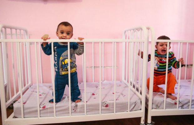 نوزادان شیرخوارگاه علی اصغر (ع) مشهد شناسنامه دار می شوند