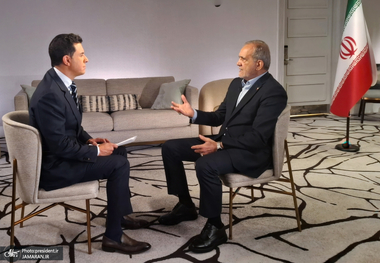 پزشکیان: اگر تحریم‌ها رفع شوند، امکان گفت‌وگو و مذاکره وجود دارد/ آمریکا علاقه‌ای ندارد مسیر با صلح و آرامش پیش برود؛ همان‌طور که برجام را پاره کرد/ به دنبال جنگ نیستیم، اما از جنگ هم نمی‌ترسیم/ دنیا فقط آمریکا نیست و همه کشورها دوستان آمریکا نیستند 