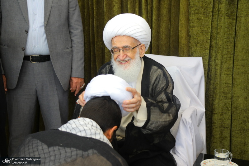 مراسم عمامه گذاری طلاب توسط مراجع عظام تقلید