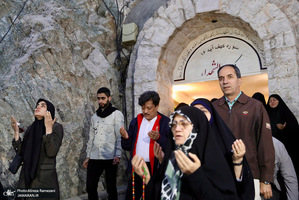 مراسم دعاى عرفه در کهف الشهدا