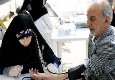 ویزیت رایگان 200 بیمار روستای نانگ و باغو بندرعباس در بیمارستان صحرایی ارتش