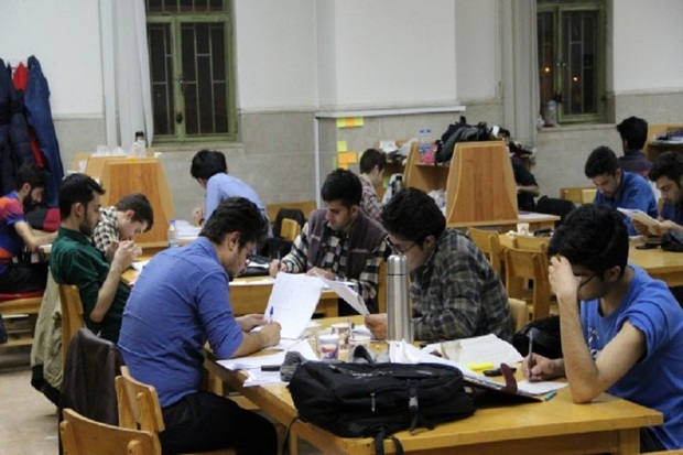 1000 دانش آموز در برنامه مطالعات نوروزی خمین شرکت کردند
