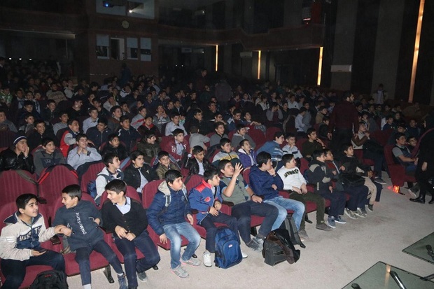 41 هزار دانش آموز مهابادی به تماشای فیلم های رشد نشستند