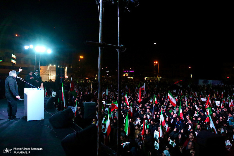تجمع مردمی در میدان انقلاب اسلامی تهران