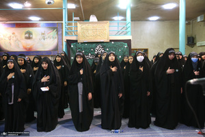 بازدید جمعی از دانش آموزان مدرسه انقلاب کرج از بیت امام خمینی در جماران