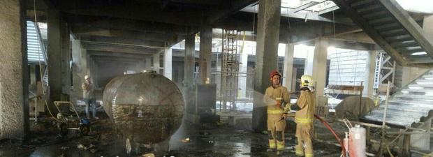 آتش سوزی در یک ساختمان در حال ساخت بدون مصدومیت در تهران مهار شد