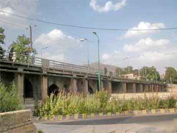مرمت پل تاریخی صفویه در شهرستان خرم‌آباد