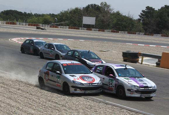 کسب سه مقام توسط رانندگان خوزستانی در مسابقات اتومبیلرانی سرعت کشور