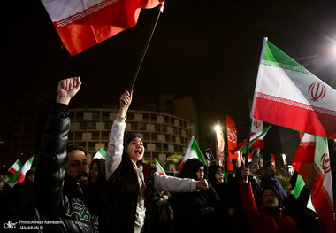 اجتماع مردمی در میدان ولیعصر (عج)