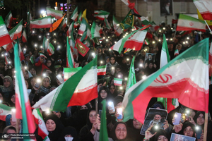 حرکت دسته مردمى پرچمداران ایران به مناسبت روز جمهوری اسلامی ایران-۲