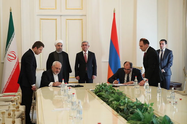 ایران و ارمنستان پنج سند همکاری امضا کردند