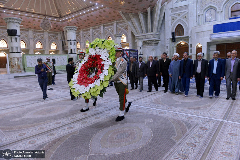 تجدید میثاق مدیرکل و کارکنان بنیاد شهید و امور ایثارگران تهران بزرگ با آرمان های حضرت امام(س)