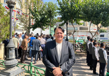 مجری صداوسیما در انتخابات شرکت کرد
