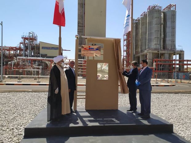 پوزخند صنعت نفت ایران به تحریم های آمریکا