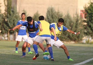 کاروان استقلال به ارمنستان رسید