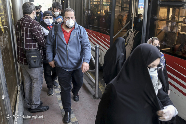تصاویر/ فاصله‌گذاری اجتماعی در اتوبوس‌های شهر تهران
