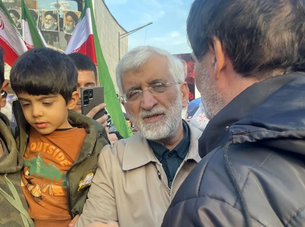 توصیه‌های اقتصادی سعید جلیلی در راهپیمایی 22 دی + عکس