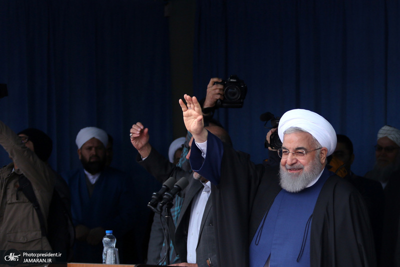 رئیس جمهور در جمع پرشور مردم در استادیوم تختی گنبد کاووس