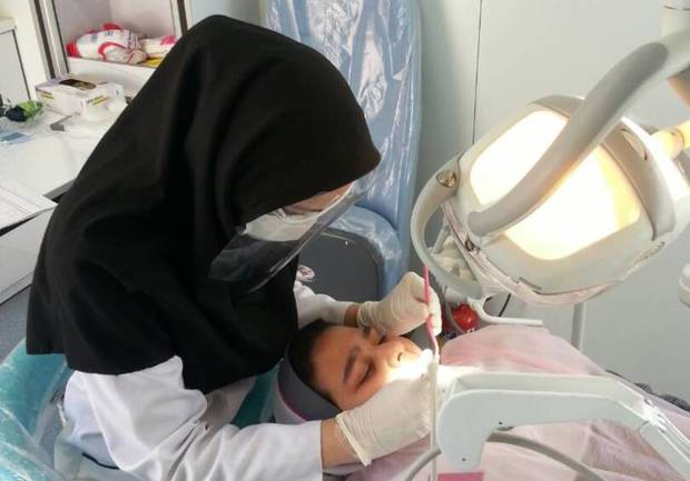 کلینیک سیار دندانپزشکی در مناطق محروم گناوه مستقر شد