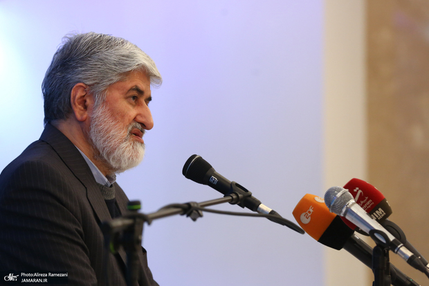 علی مطهری: تبدیل شماره پلاک خودروها از فارسی به لاتین خلاف قانون اساسی است
