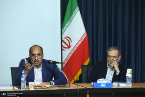 نشست نقد و بررسی کتاب قدرت های بزرگ