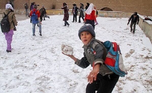 سرما تمامی مدارس استان زنجان را تعطیل کرد