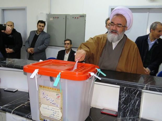 شرکت در انتخابات موجب رفع مشکلات و توسعه میهن اسلامی می‌شود
