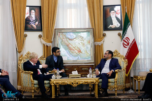 دیدار دبیرشورای عالی امنیت ملی با وزیر خارجه انگلیس